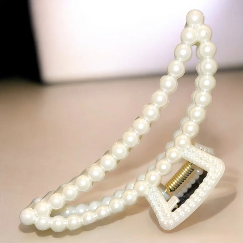 Marin  + Main New Pearl Beaded Banana Claw Hair Clip – Cream / Ivory